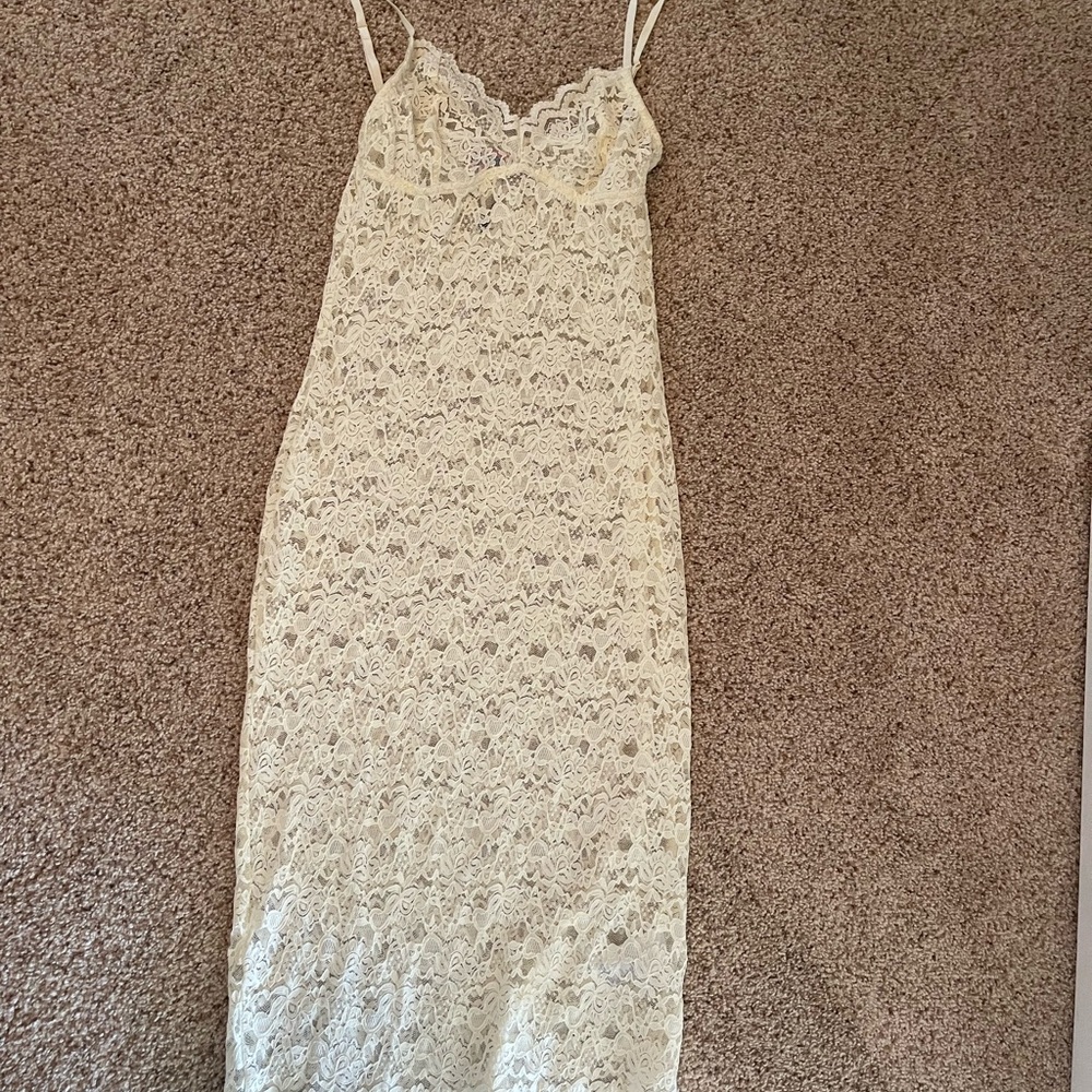 EDIKTED Sheer Lace MIDI Dress
